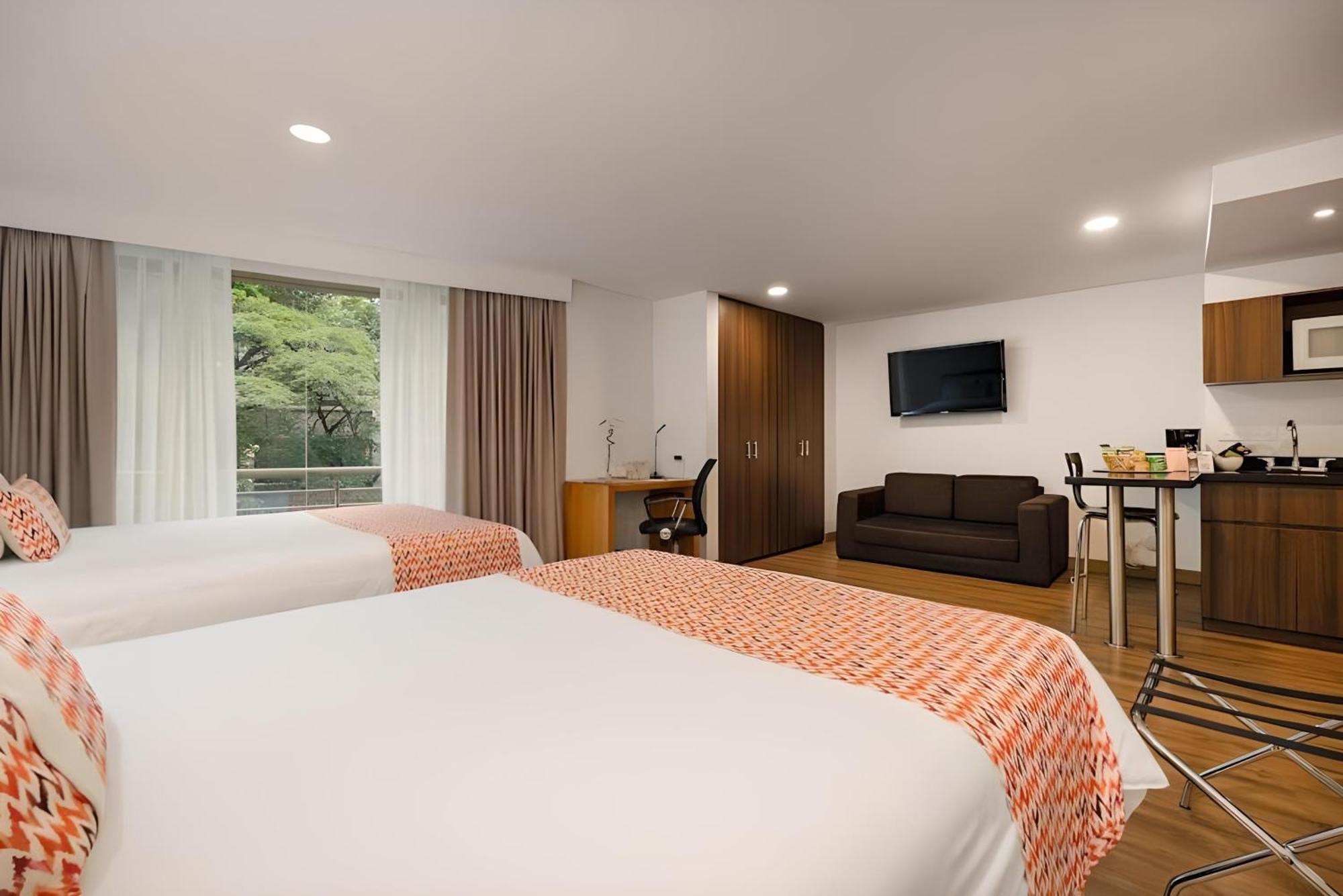 Leblon Suites Hotel Medellin Exterior photo