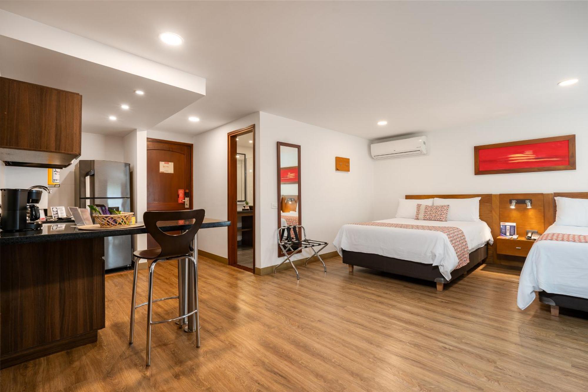 Leblon Suites Hotel Medellin Exterior photo