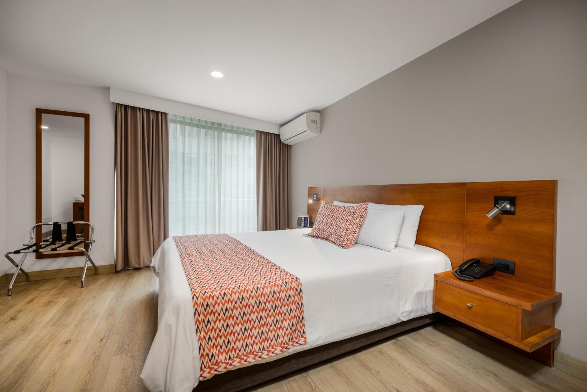 Leblon Suites Hotel Medellin Exterior photo