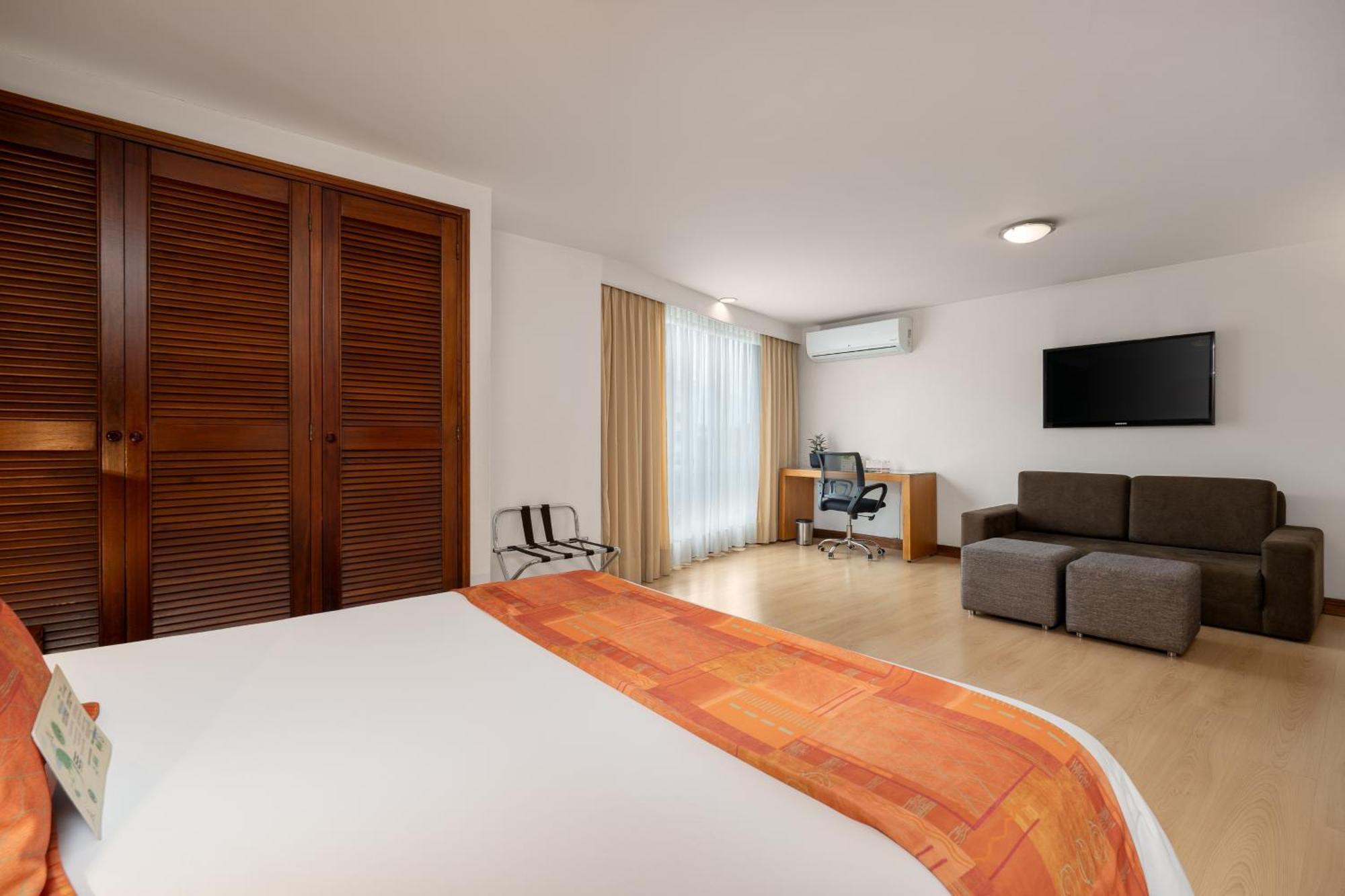 Leblon Suites Hotel Medellin Exterior photo