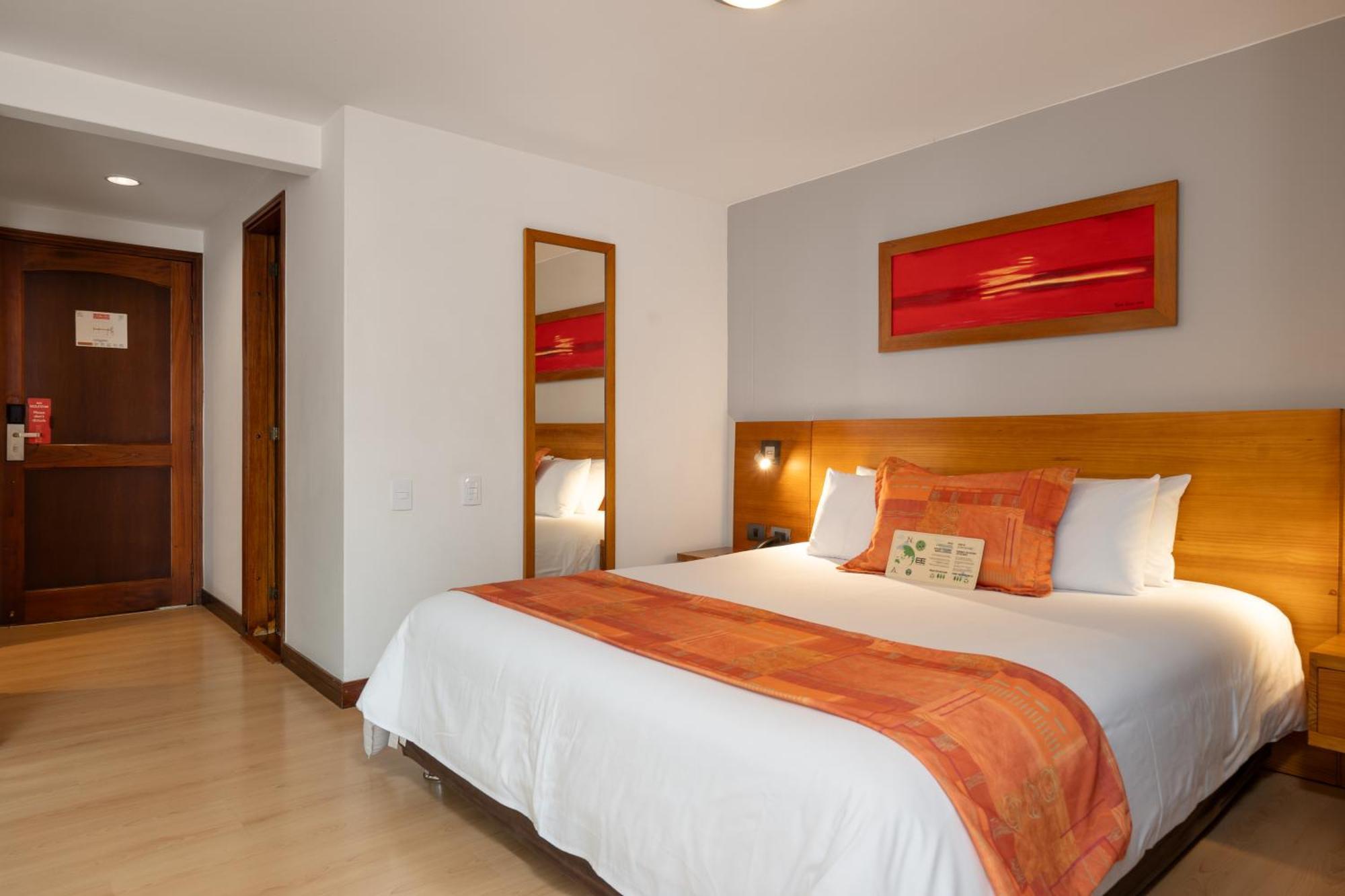 Leblon Suites Hotel Medellin Exterior photo